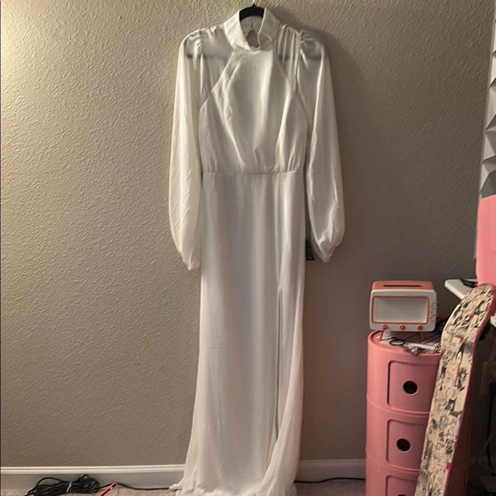 Elegant White Long Sleeve Dress